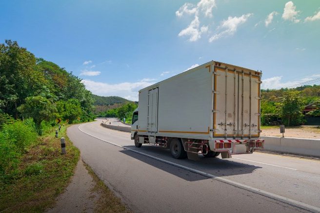 Camión de caja cerrada de vaciados: los metros cúbicos determinan el vehículo y los viajes